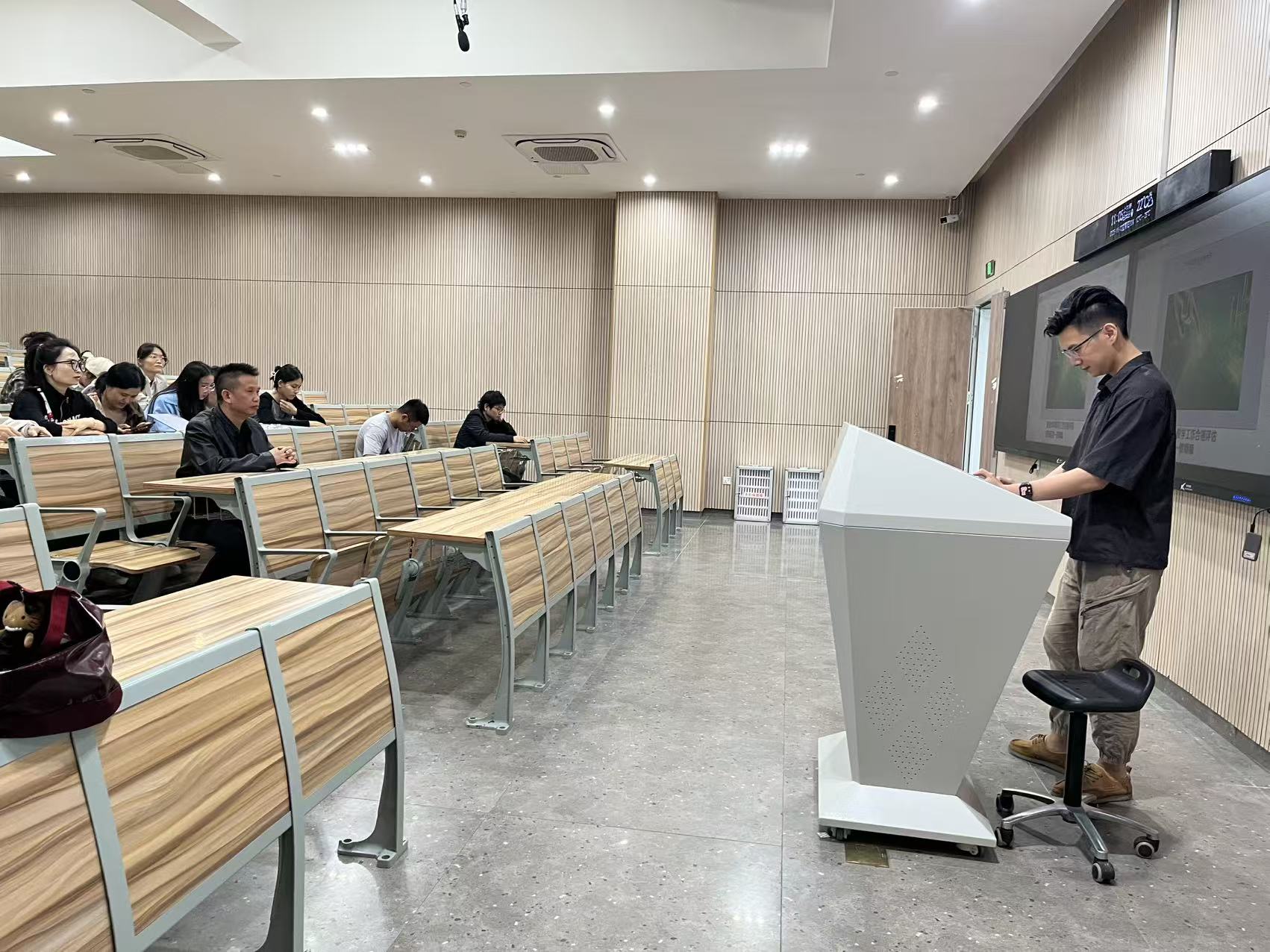 微信图片_20251102140722_977_15.jpg 微信图片_20251102140722_977_15.jpg