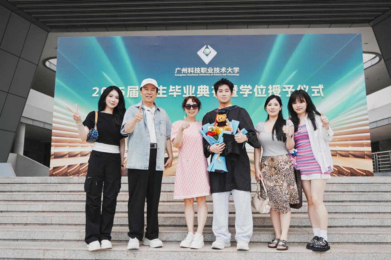 DSC08215-opq3742291889